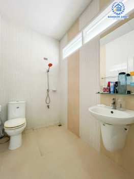 *****บ้านแฝดมือสอง ม.บ้านต้นไม้ ดอนเมือง-เทิดราชัน เนื้อที่ 40.6 ตร.ว. มาพร้อมฟังก์ชัน 3 ห้องนอน 3 ห้องน้ำ บ้านสวยพร้อมเข้าอยู่ ต่อเติมเต็มทั้งหลัง *แถมเครื่องปรับอากาศ 1 เครื่องและเครื่องปรับปรับอากาศ 1 เครื่อง บนทำเลเชื่อมต่อถนนหลายเส้นทาง และทางด่วน "ศรีสมาน"